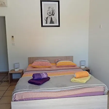 Vila Entre Provence Et Camargue Jonquieres-et-Saint-Vincent
